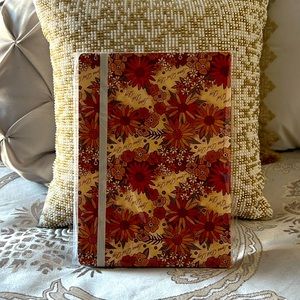 Lana Del Rey, VIP gift from tour